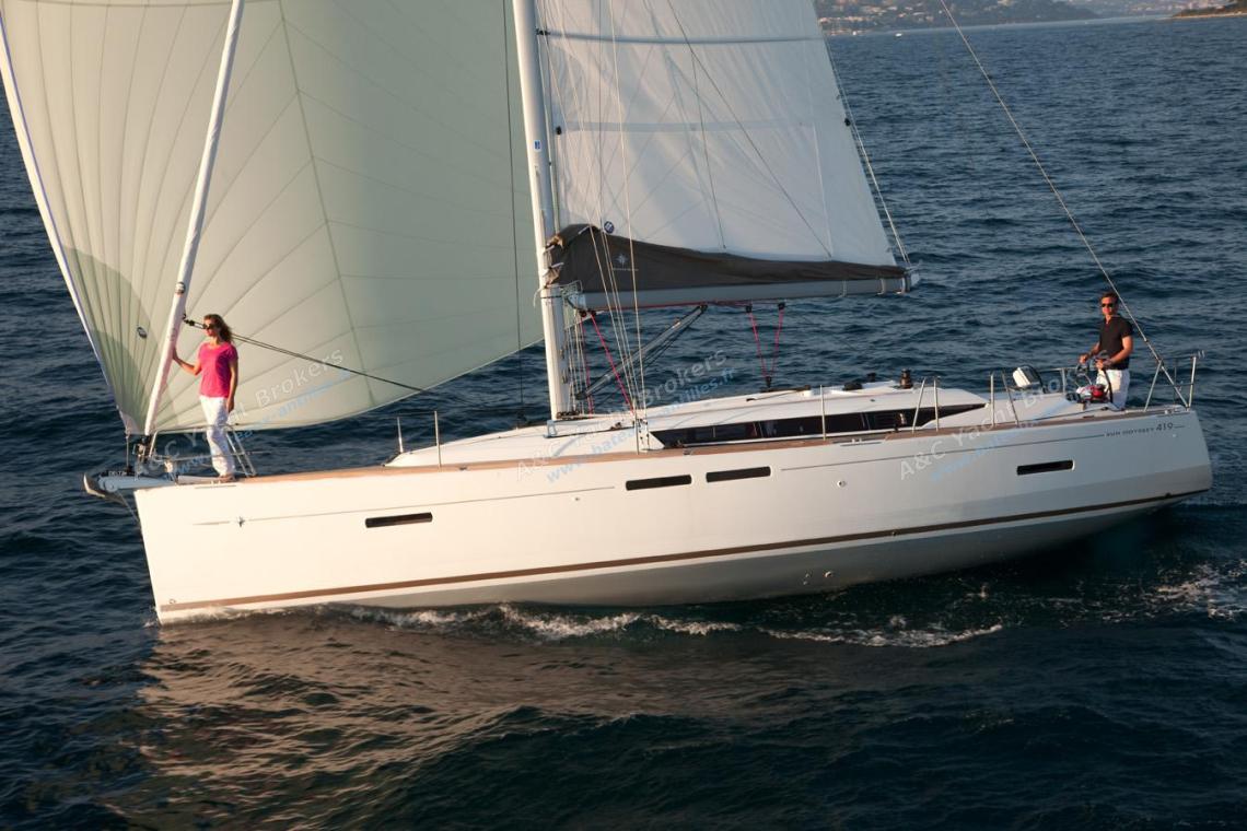 Jeanneau Sun Odyssey 419 : Navigating under gennaker